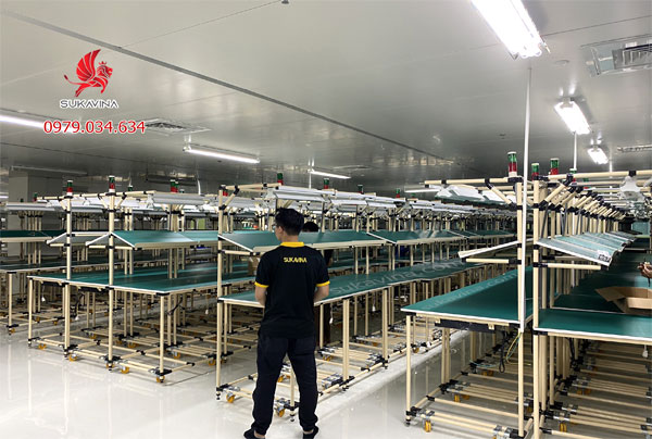 bàn thao tác ống thép bọc nhựa